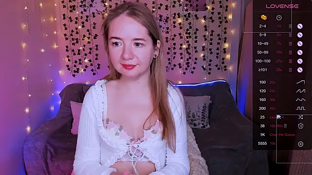 Evaa_Grey's cam snapshot