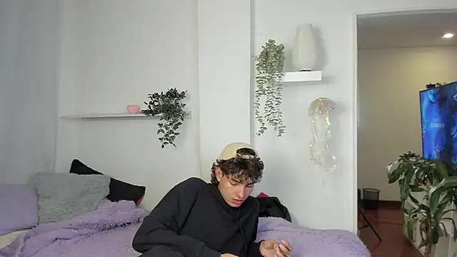 santy-kitty live sex cam