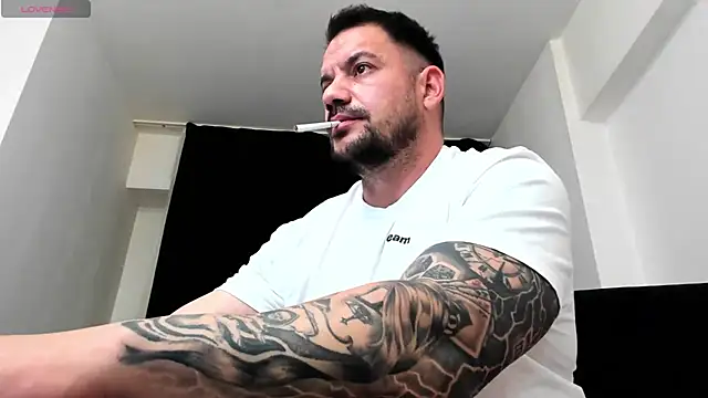 musclemonster31's cam snapshot