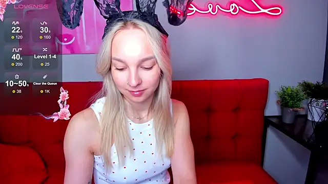 DaisyMellifluous's cam snapshot