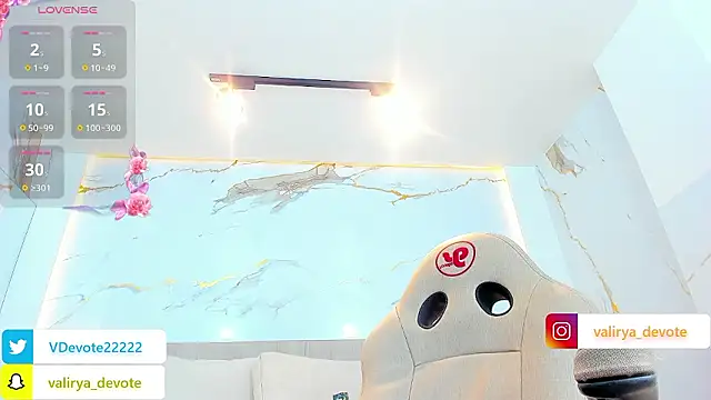 valirya_devote live sex cam