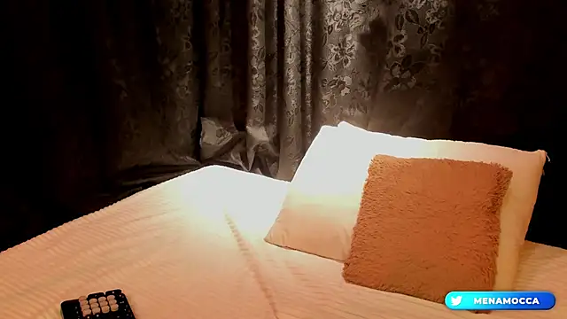 MiaKnox live sex cam