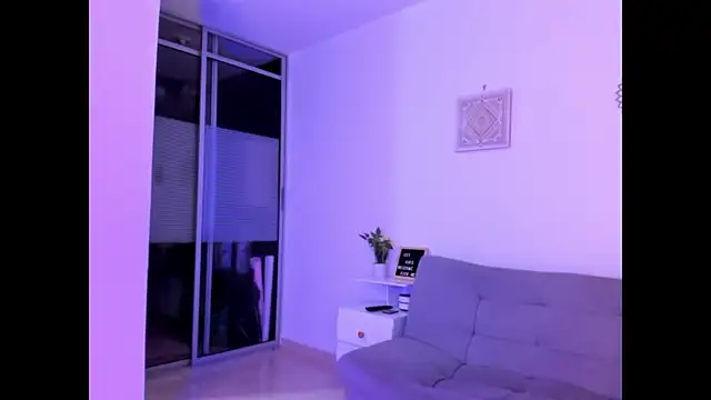 emily-777 live sex cam