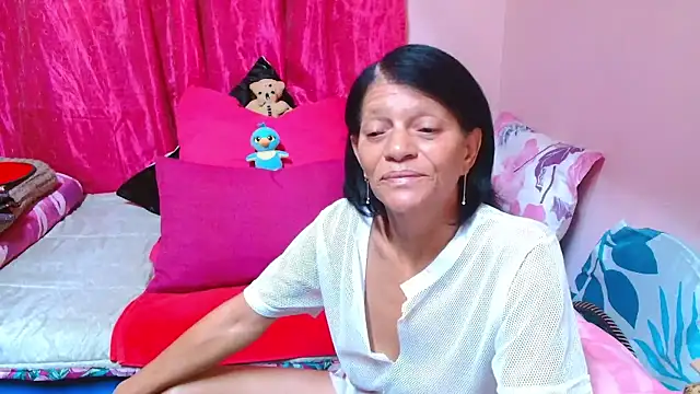 SLUTTYROXY live sex cam