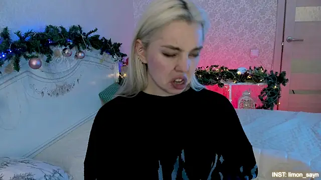 LillyMoure_ live sex cam