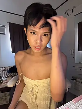 Plaxtique live sex cam