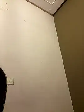 Lola-Bee's cam snapshot