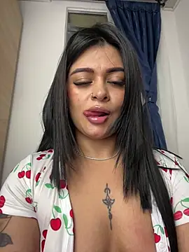 Saray_charmante's cam snapshot