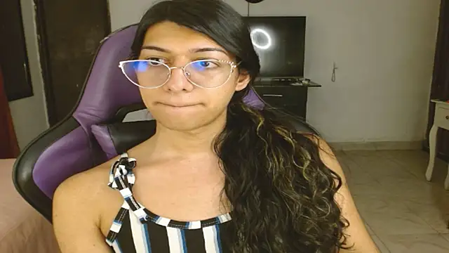 engielphoenis14 live sex cam