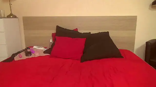 KendraLux live sex cam