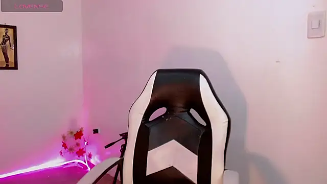 AdharaaMoon live sex cam