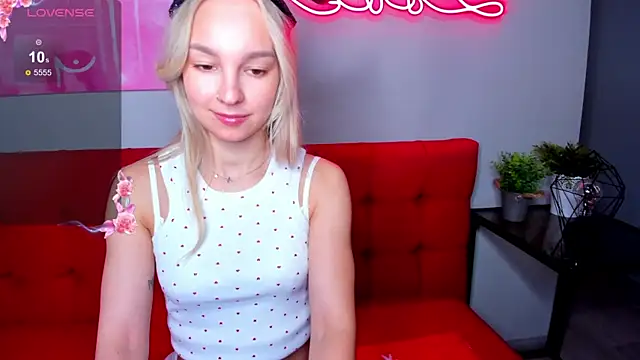 DaisyMellifluous's cam snapshot