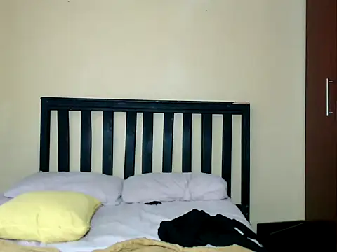 Curvyyluna's cam snapshot