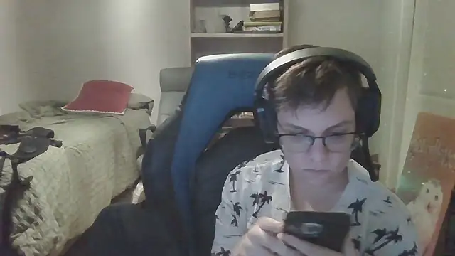 KaliSnow199623's cam snapshot