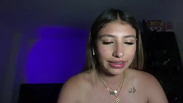 AliceTeenager___'s cam snapshot