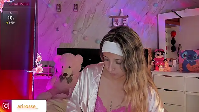 ariana_rosse__'s cam snapshot