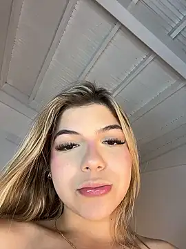 AngelBlushXXX's cam snapshot