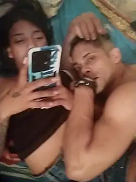 Chiquitoperopeligroso4 live sex cam