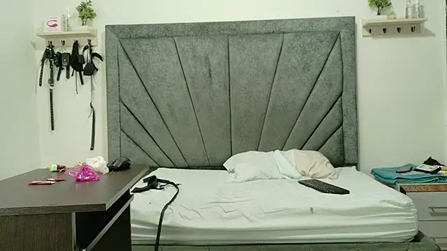 2Hot4You_OS's cam snapshot