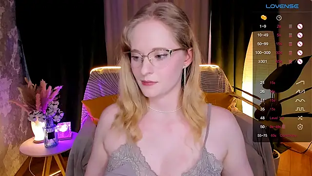 Aemilia_'s cam snapshot