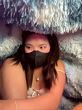 hello-cute's cam snapshot