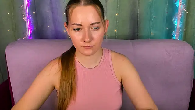 AlinaVice's cam snapshot