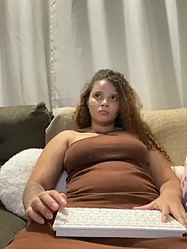 naughty_curly69's cam snapshot