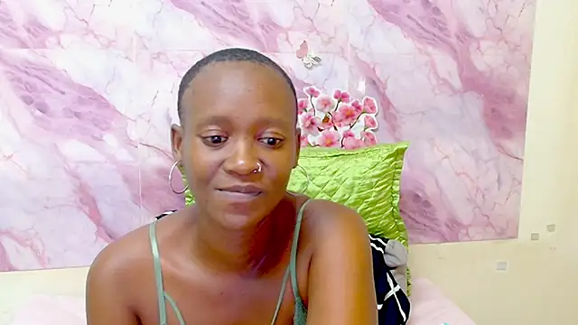 EbonyOlive69 live sex cam