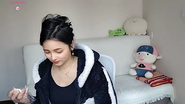 -J-o-y- live sex cam