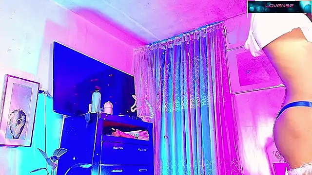 VENEZUELANGIRLS_ live sex cam