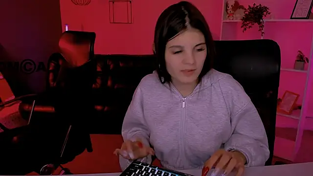 lizzie_boom_'s cam snapshot