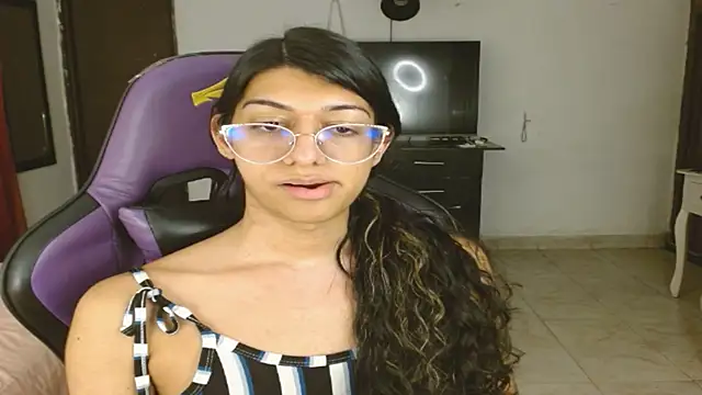 engielphoenis14 live sex cam