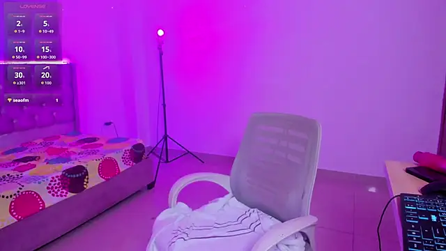 kitty_violet11's cam snapshot