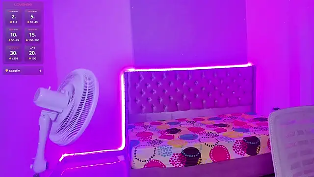 kitty_violet11's cam snapshot