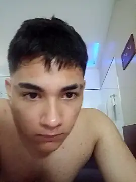 Santiagooo1233 live sex cam