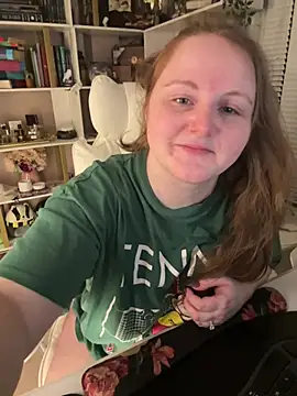 GingerSnap33 live sex cam