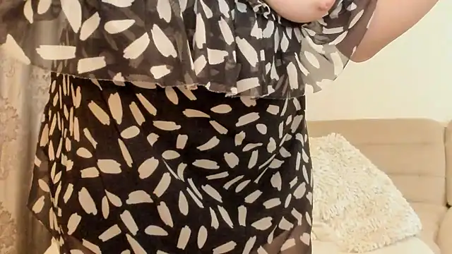 DivineJanyne's cam snapshot