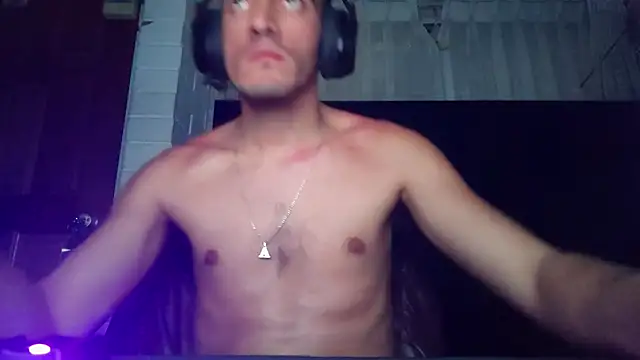 TommyMomentum live sex cam