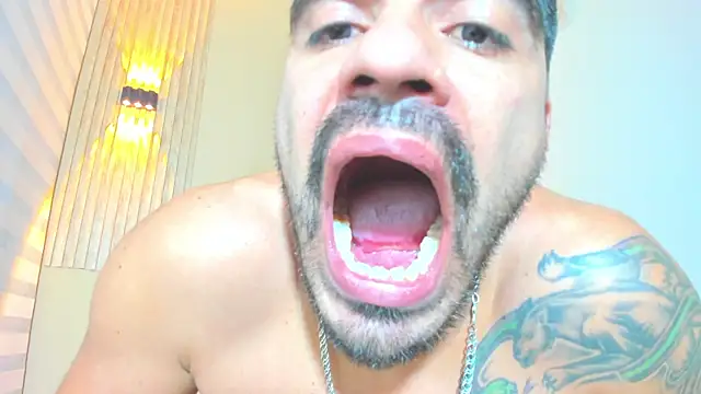 Arthur_howard's cam snapshot