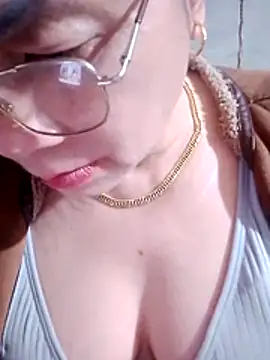 small-house123's cam snapshot