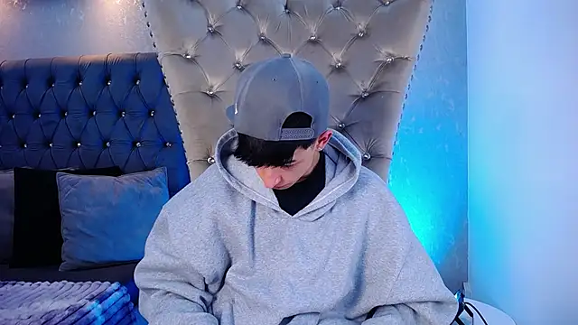 MaikCarver live sex cam