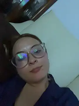 Lilaa2305's cam snapshot