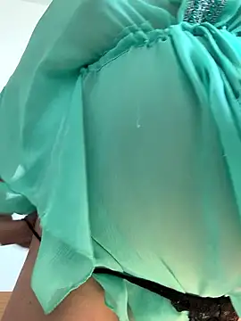 EmmaInLove23 live sex cam