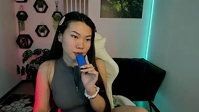 LunaPurrr live sex cam