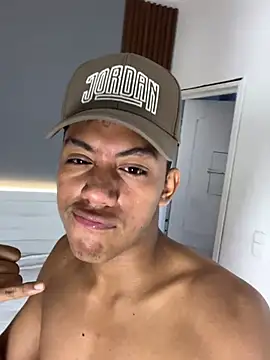 Brunette__boy live sex cam