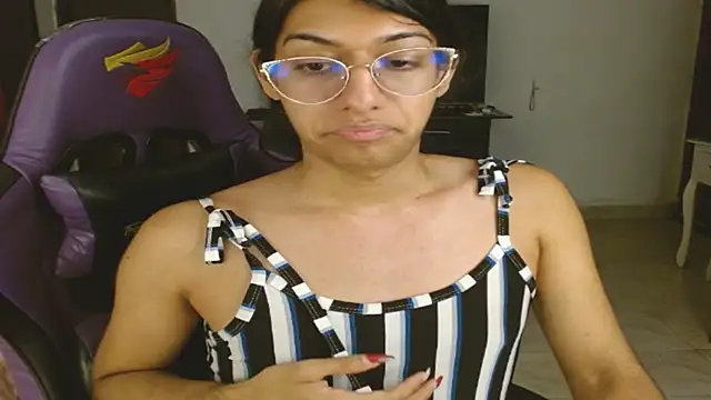 engielphoenis14 live sex cam