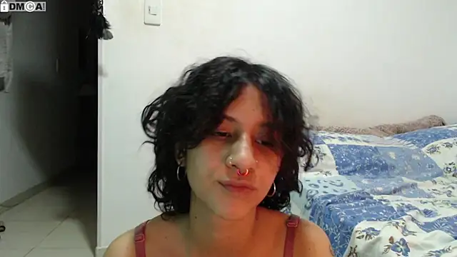 AlinaWoolf_ live sex cam