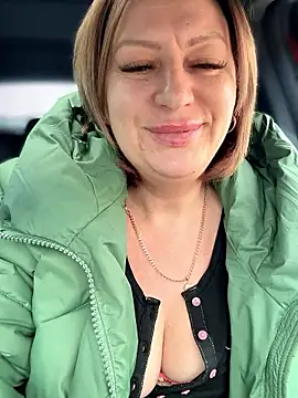 Milena-MilfaXXX live sex cam