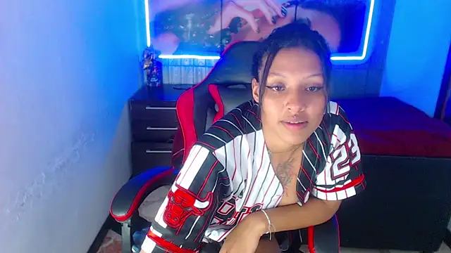 ashley-17's cam snapshot