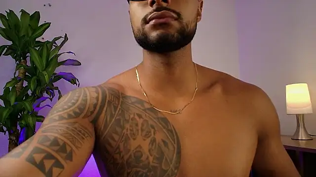 LiamGarcia1 live sex cam